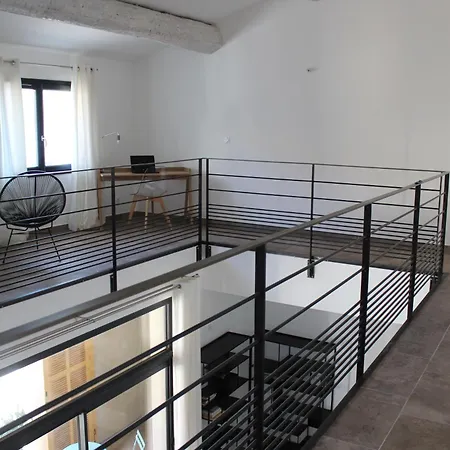 Semesterbostad Maison Terre Ardente